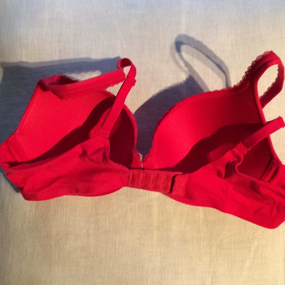Victoria’s Secret Red Bra - Picture 3 of 4